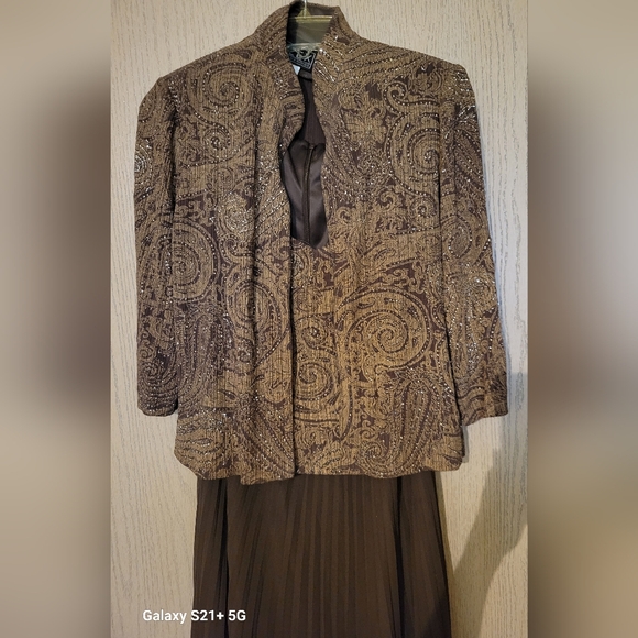 ALEX EVENINGS VINTAGE GOWN WITH MATCHING JACKET - Picture 3 of 8